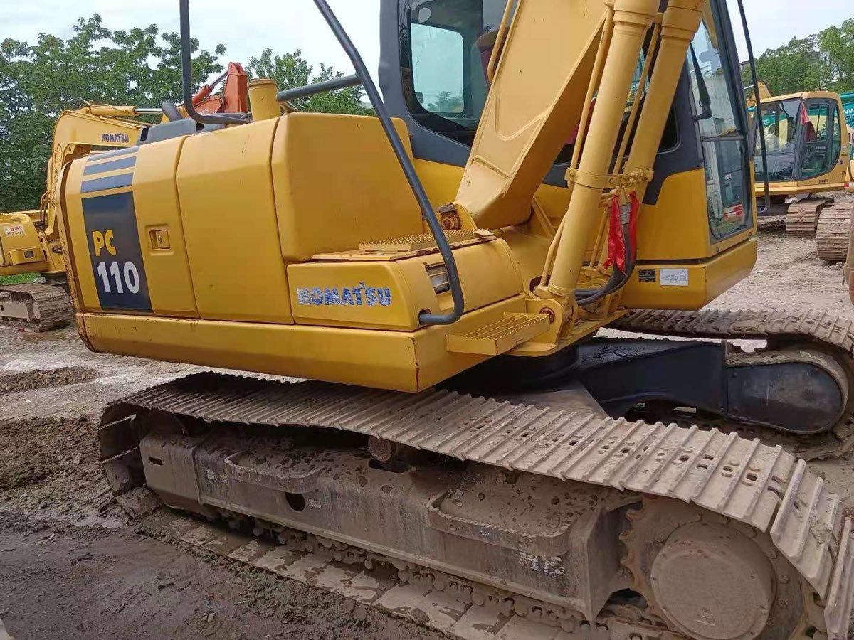 Used Komatsu PC-110-7-tracked-excavator photo 2