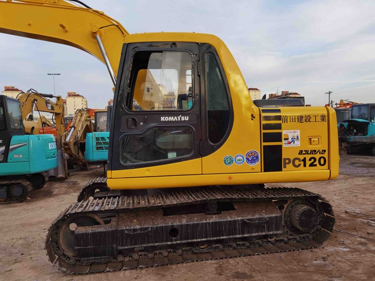 Used Komatsu PC-120-tracked-excavator photo 2