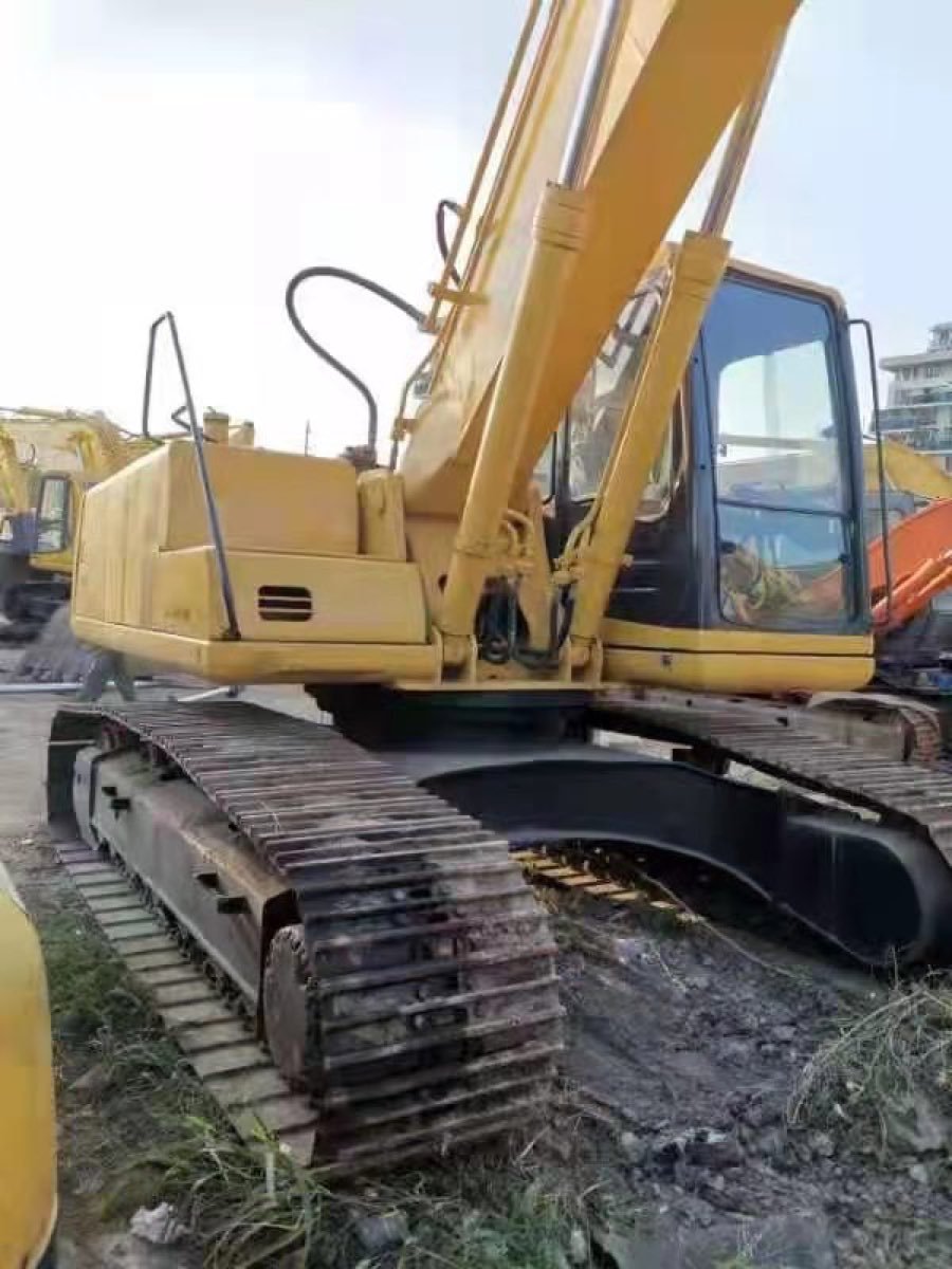 Used Komatsu PC-200-6-tracked-excavator photo 4