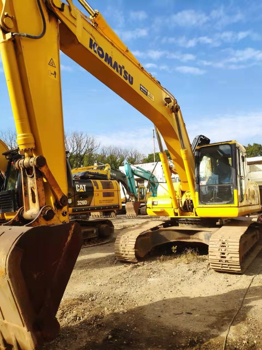 Used Komatsu PC-220-7 Tracked Excavator