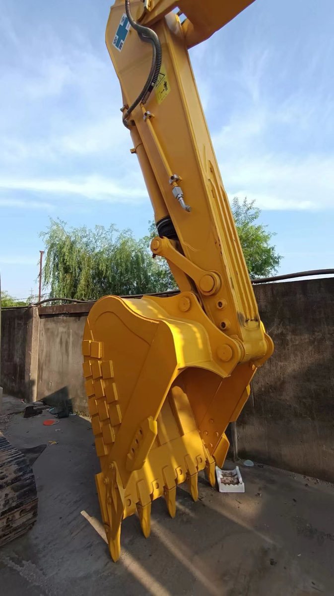 Used Komatsu pc-300-7-tracked-excavator photo 2
