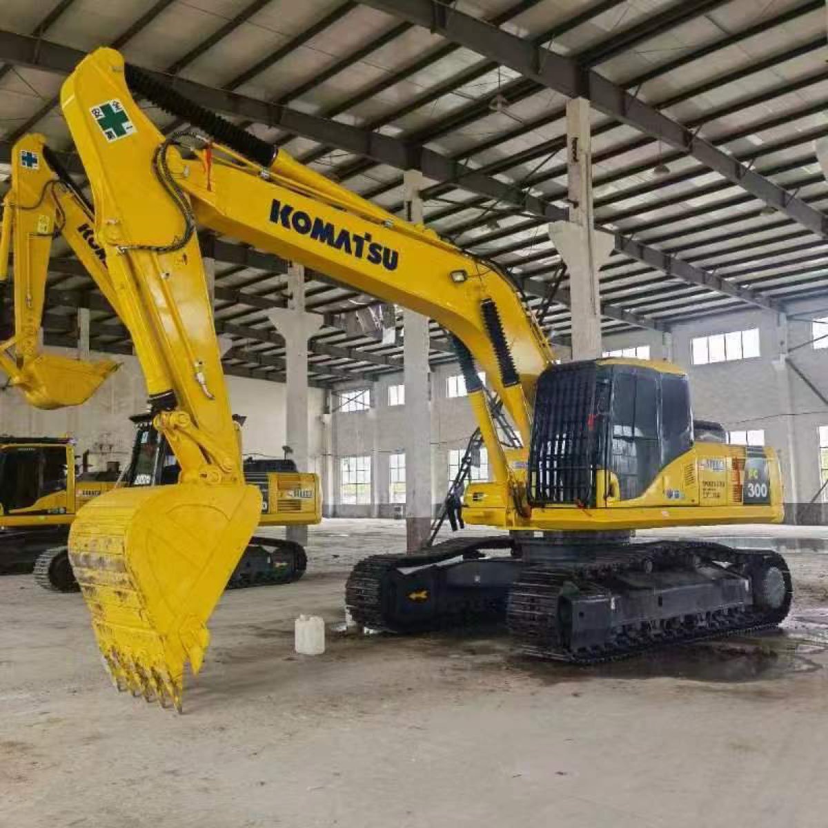 Used Komatsu pc-300-7-tracked-excavator photo 3