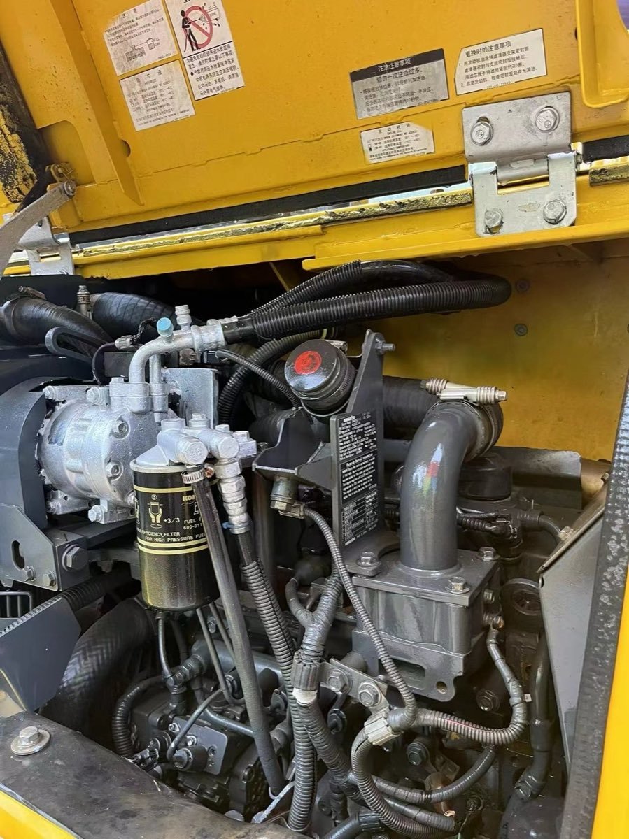 Used Komatsu PC-70-tracked-excavator photo 4