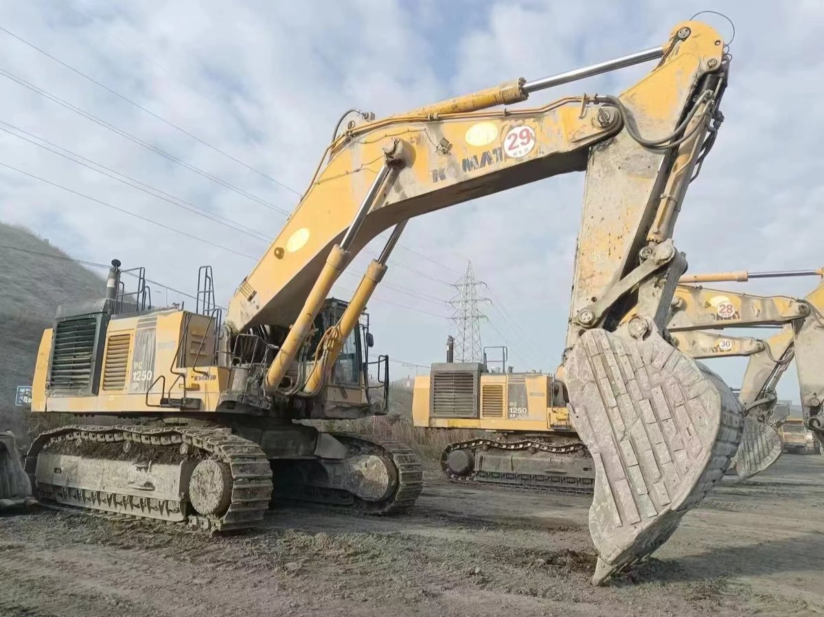 Used Komatsu PC1250-8-tracked-excavator photo 2