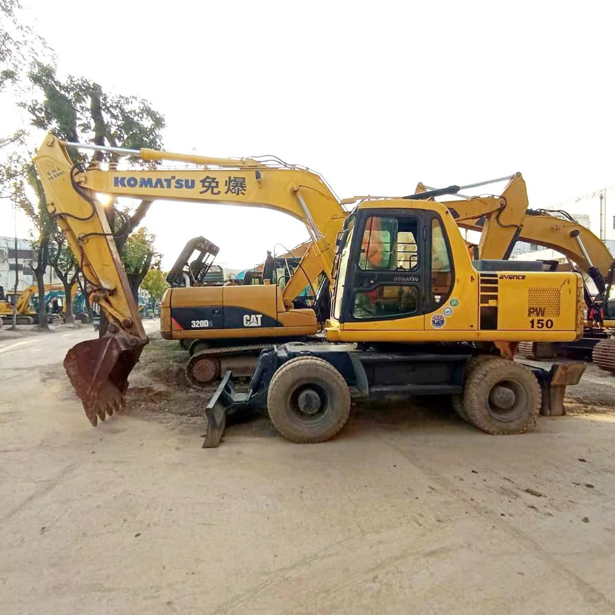 Used Komatsu PC150W-wheel-excavator Wheeled Excavator photo 2