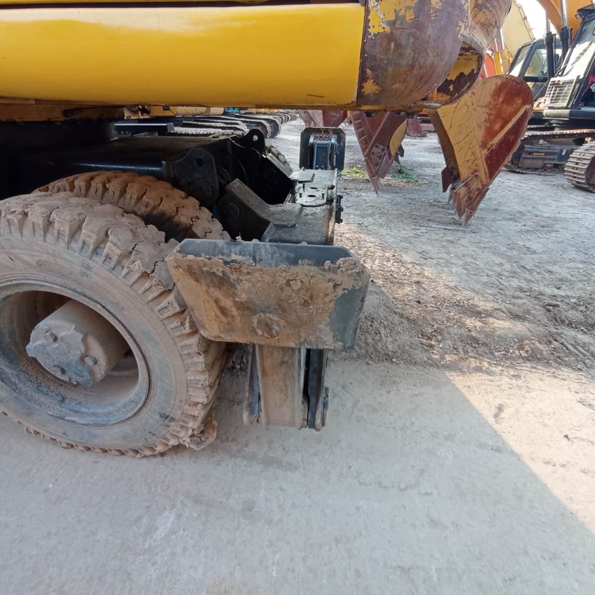 Used Komatsu PC150W-wheel-excavator Wheeled Excavator photo 3