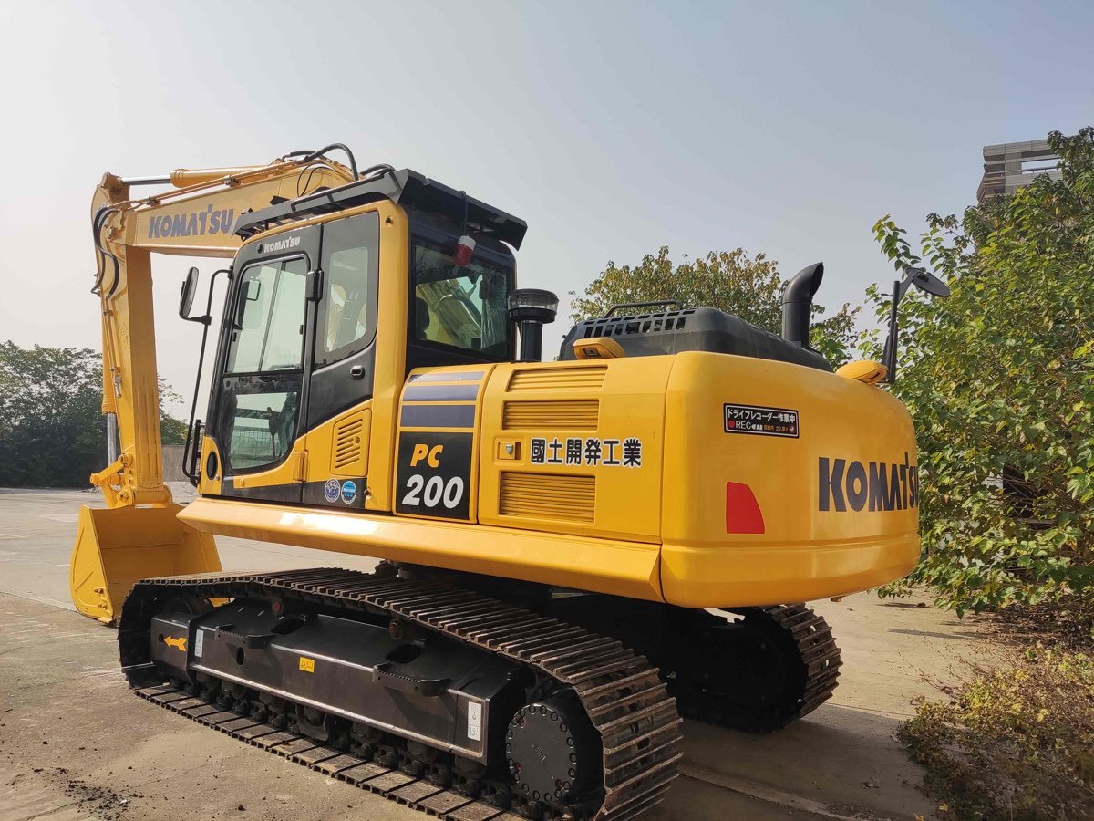 Used Komatsu PC200-8 Tracked Excavator