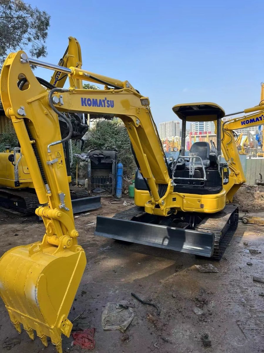 Used Komatsu PC40-MR-2-tracked-excavator photo 2