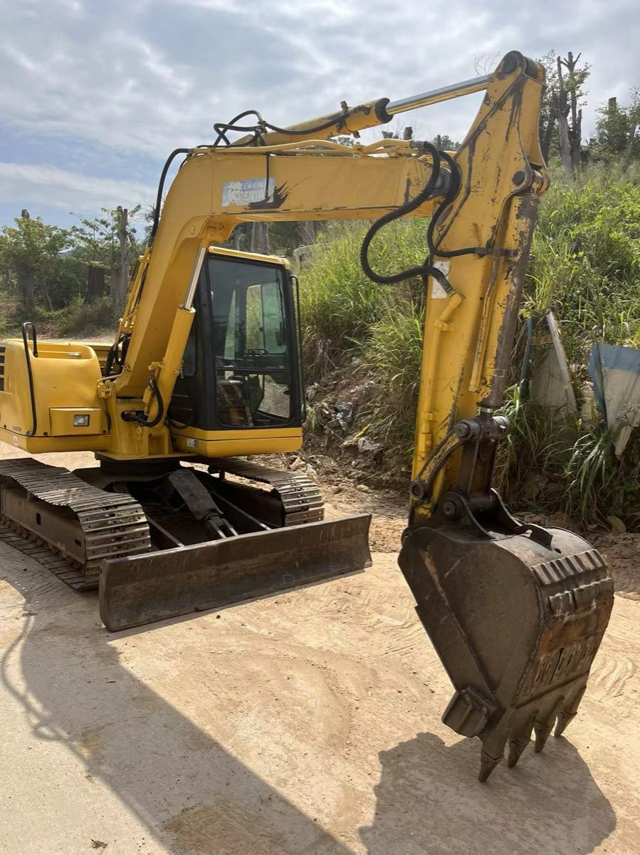 Used Komatsu PC60-7 Tracked Excavator