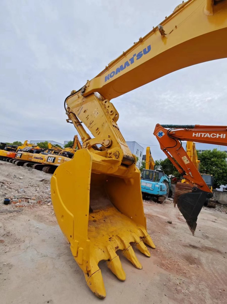 Used Komatsu PC800-7-tracked-excavator photo 3