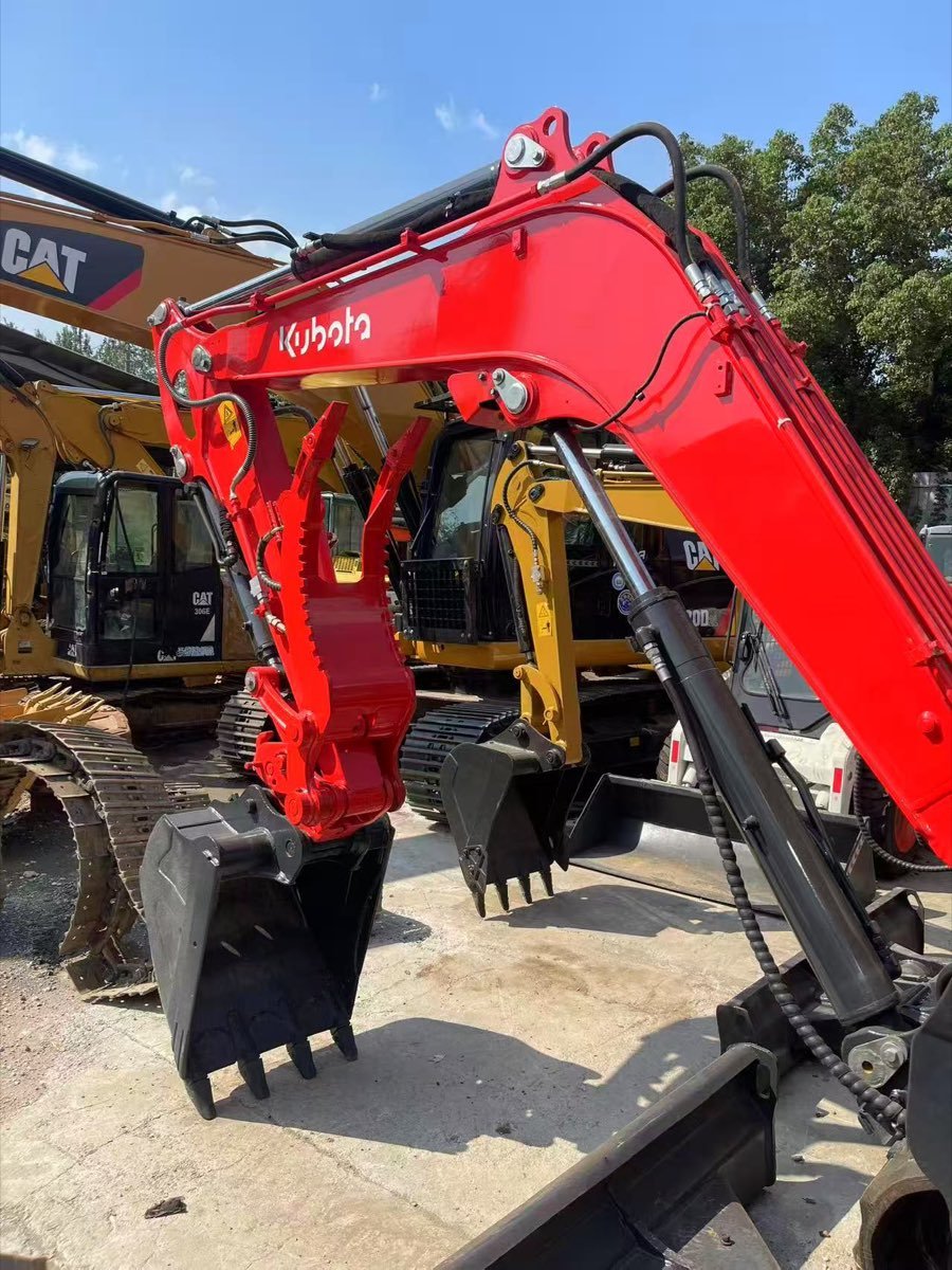 Used Kubota KX057-tracked-excavator photo 4
