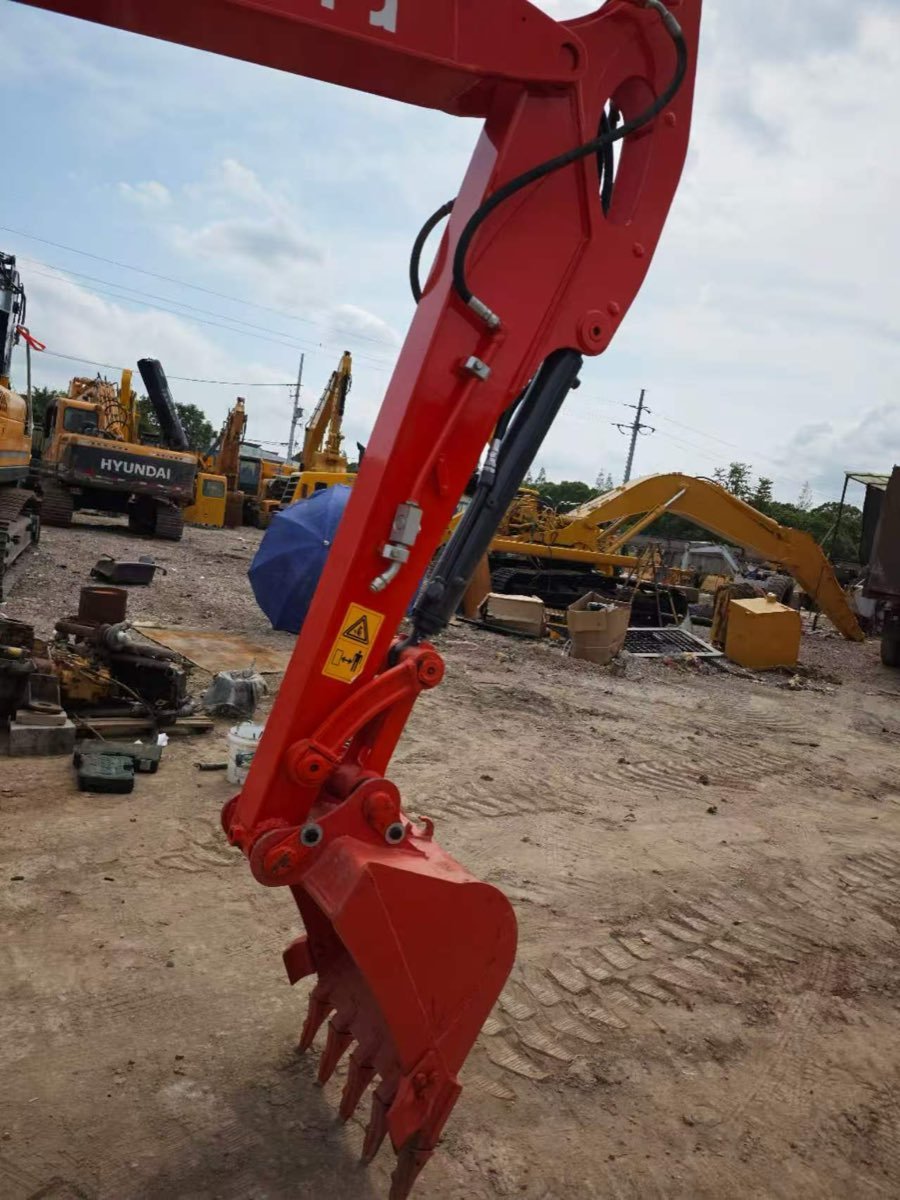 Used Kubota KX165-5-tracked-excavator photo 3