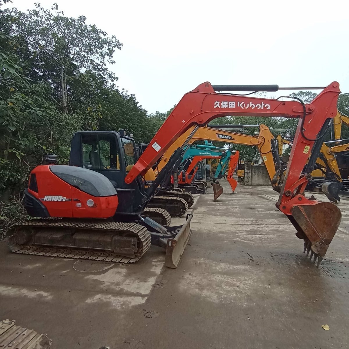 Used Kubota KX183-3-tracked-excavator photo 2
