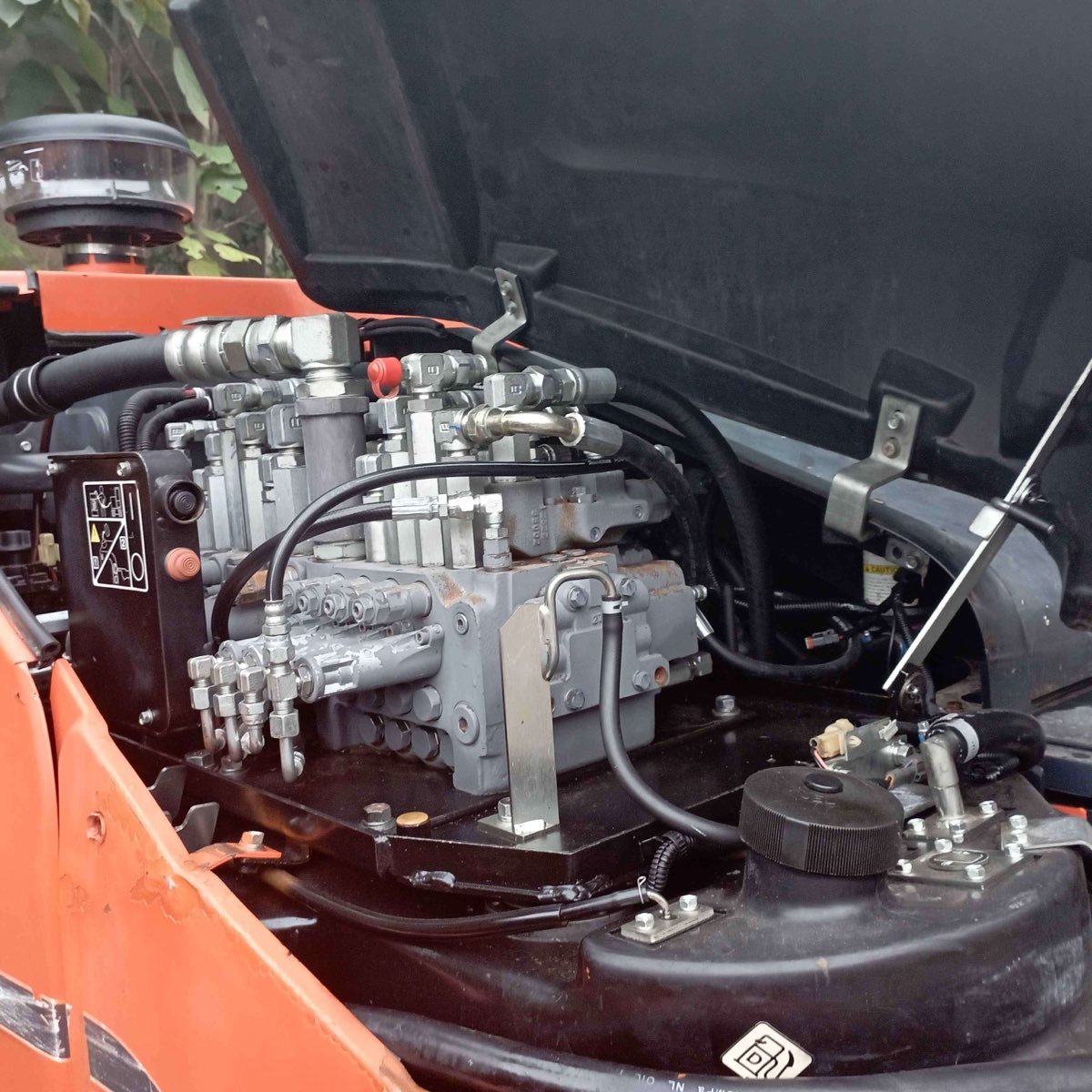 Used Kubota KX183-3-tracked-excavator photo 3