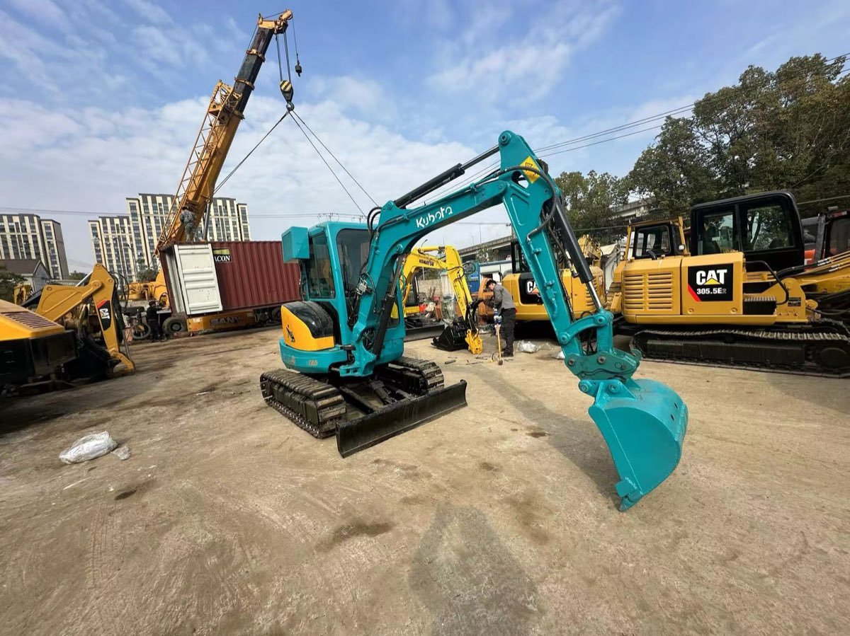 Used Kubota U35-tracked-excavator photo 2