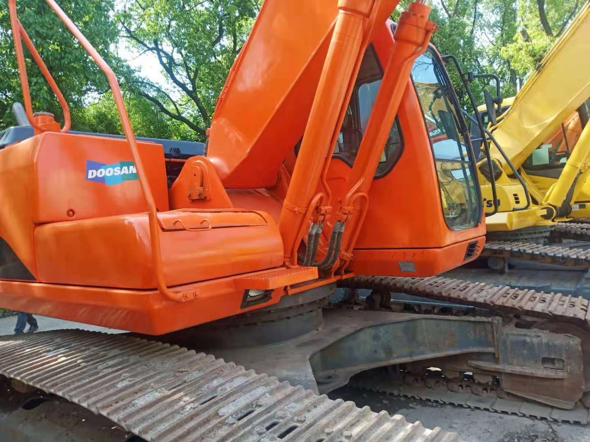 Used Doosan DH-300-7LC Tracked Excavator