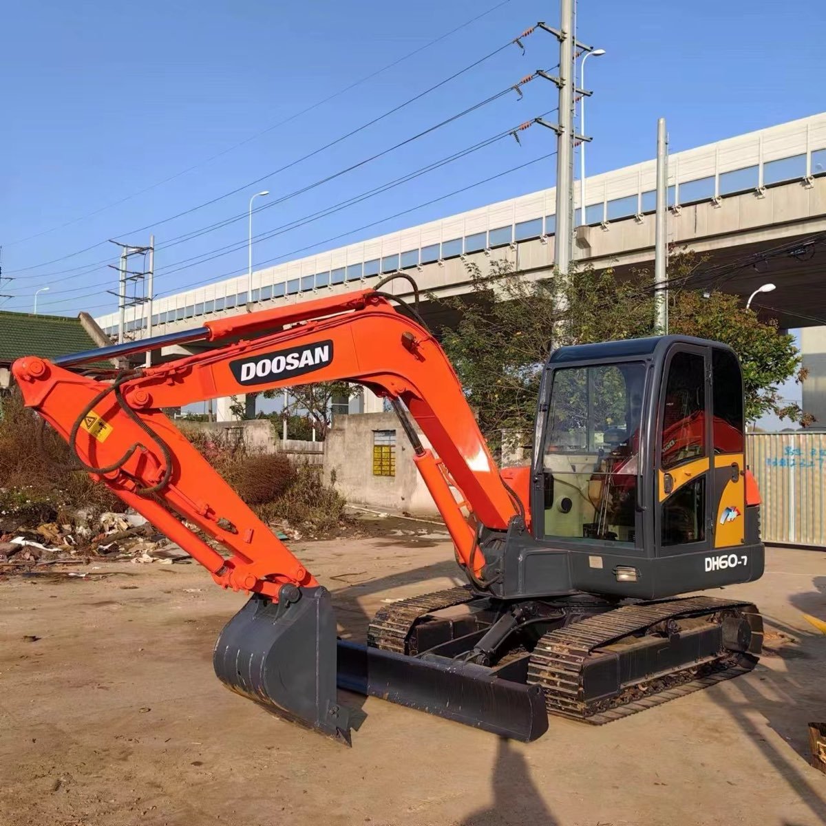 Used Other DH-60-7-tracked-excavator photo 3