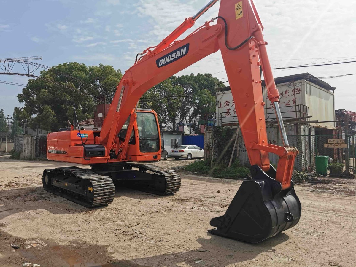 Used Other DX225-tracked-excavator photo 3