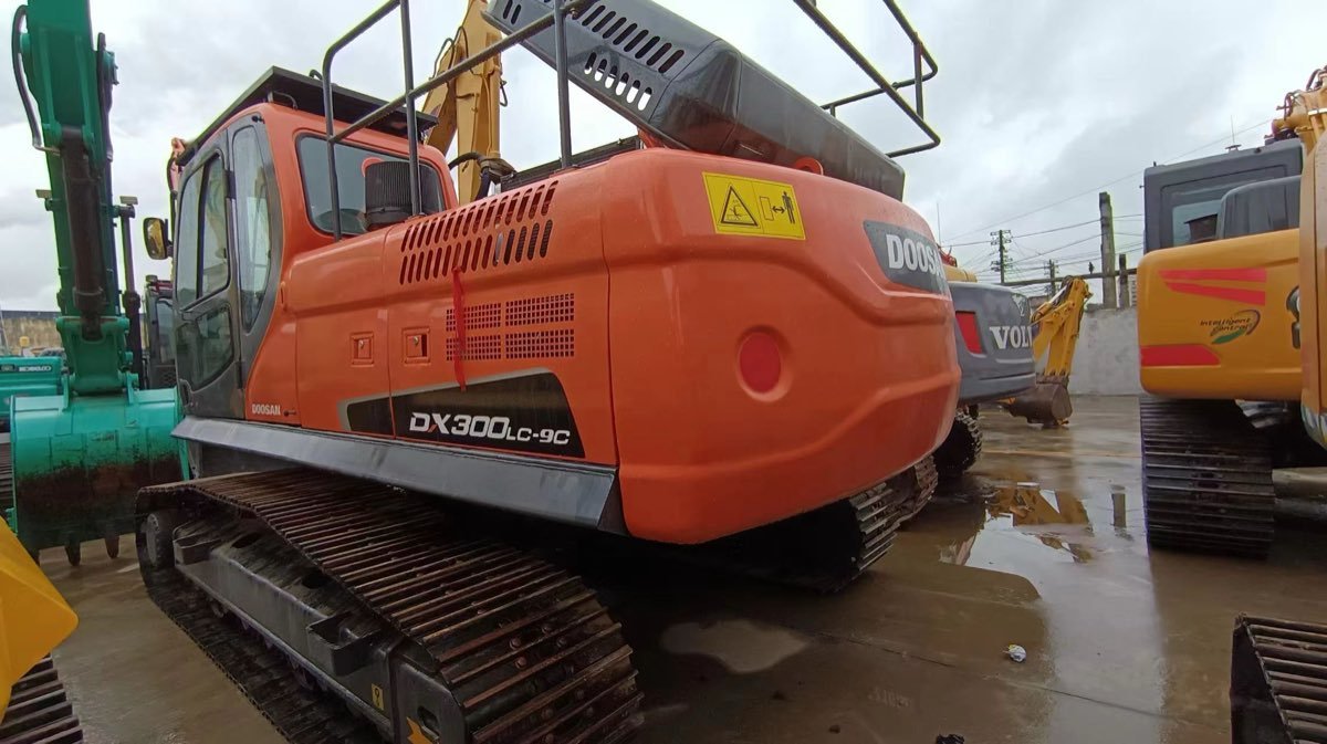 Used Other DX300-LC-tracked-excavator photo 4