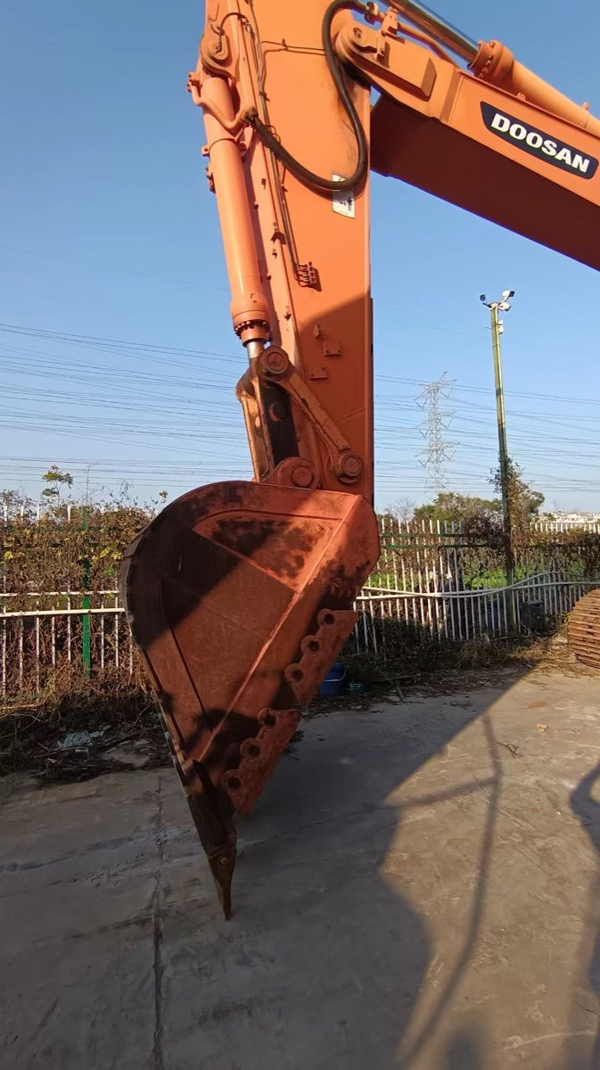 Used Other DX500LCA-tracked-excavator photo 2