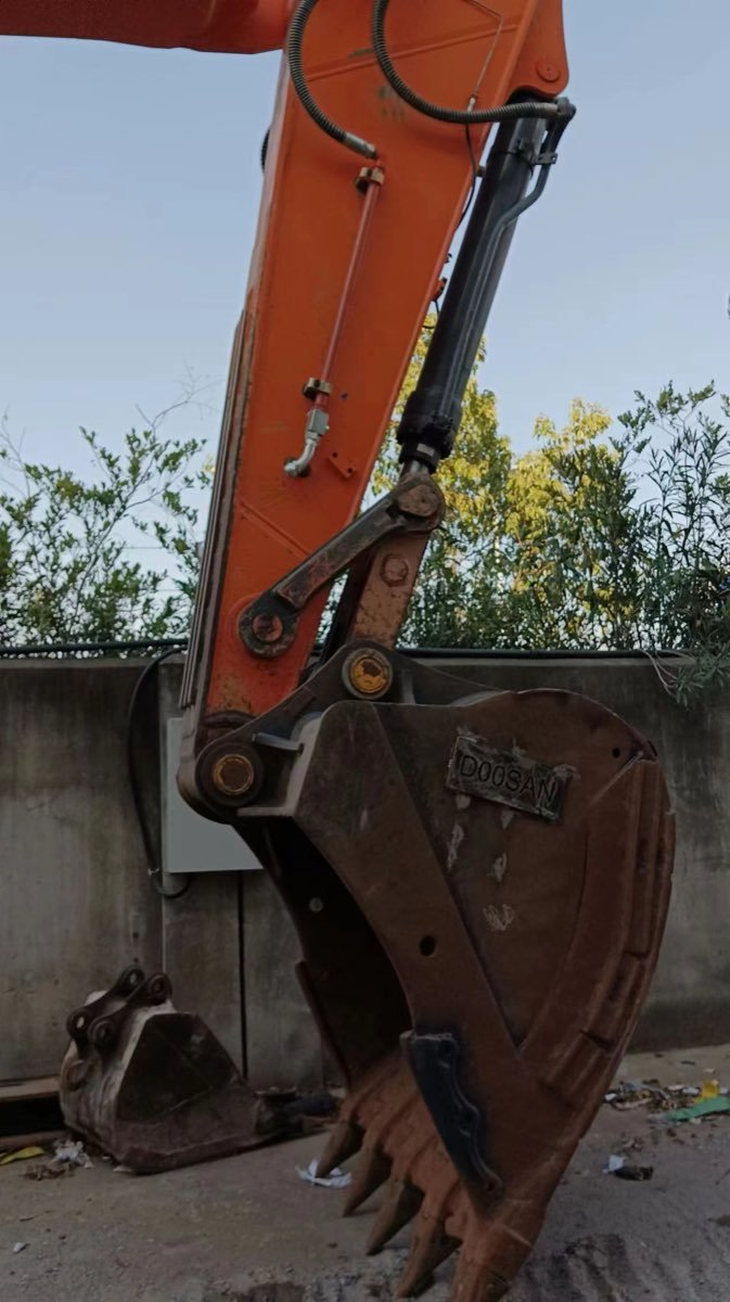 Used Other DX500LCA-tracked-excavator photo 4
