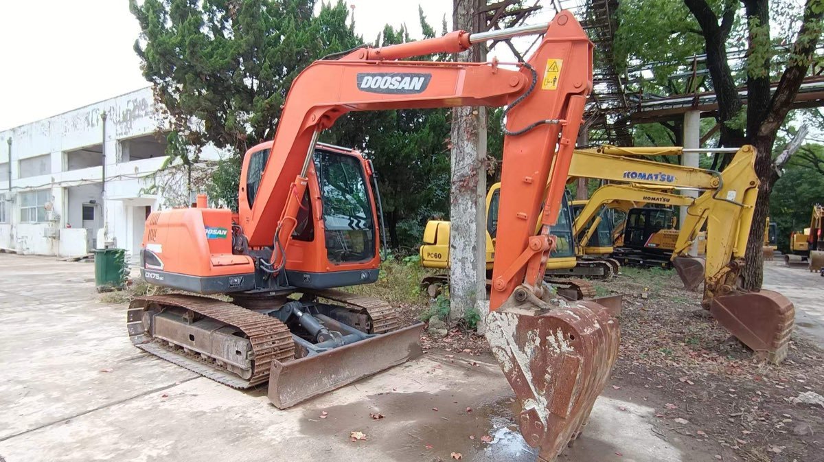 Used Doosan DX75-9 Tracked Excavator