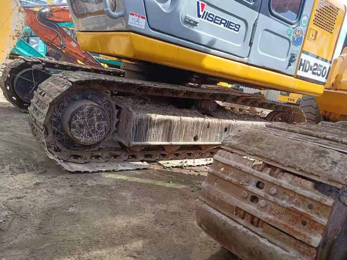 Used Other HD-250-7-tracked-excavator-01 photo 3