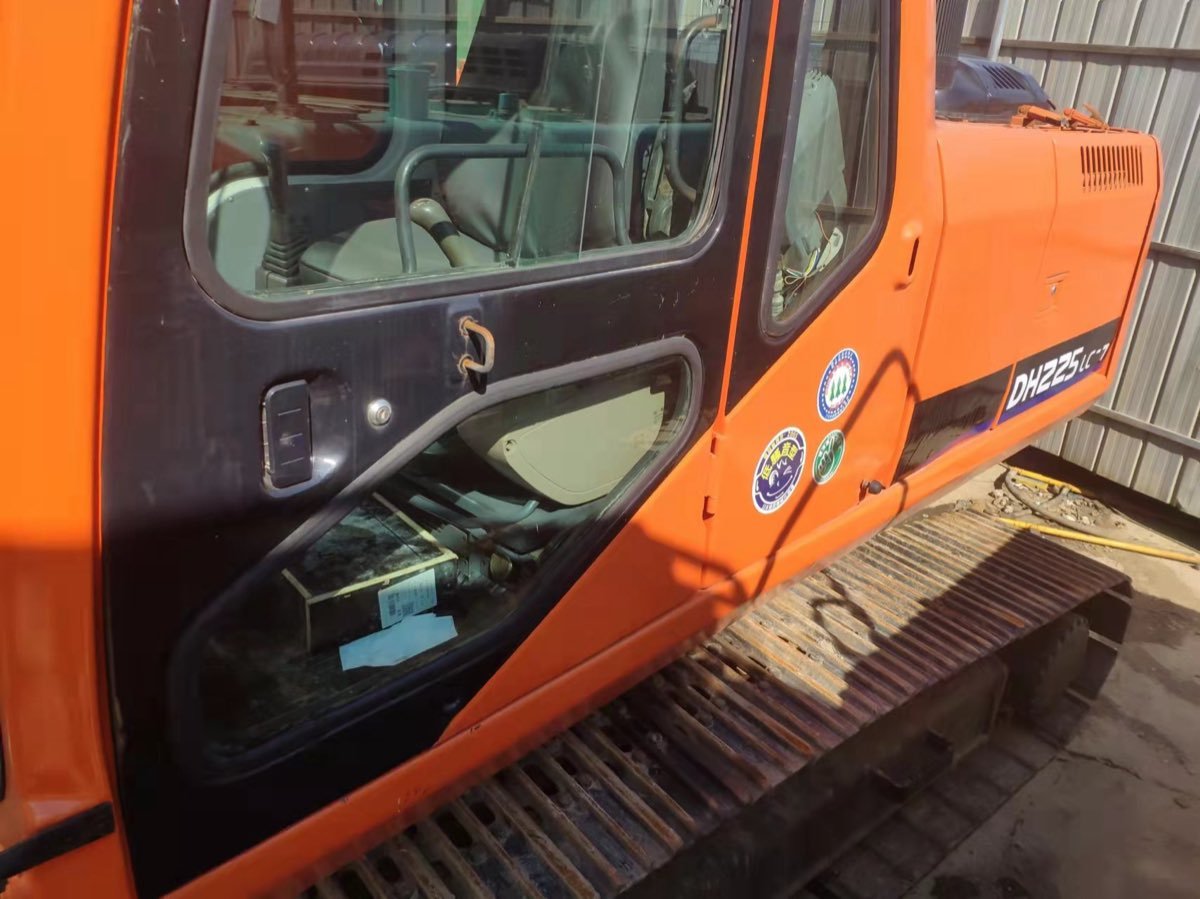 Used Other Stock 225 Tracked Excavator photo 4