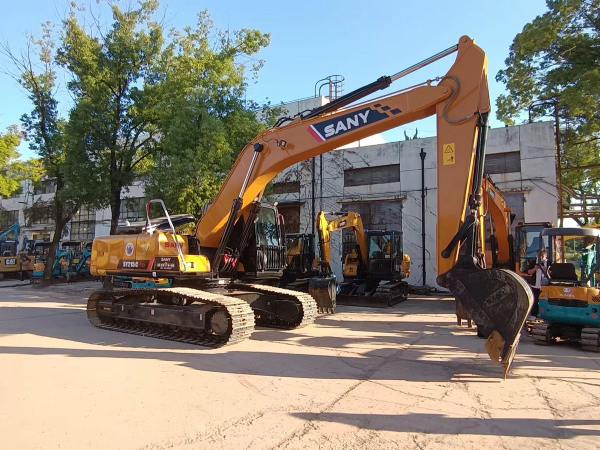 Used SANY SY215C-tracked-excavator-01 photo 4