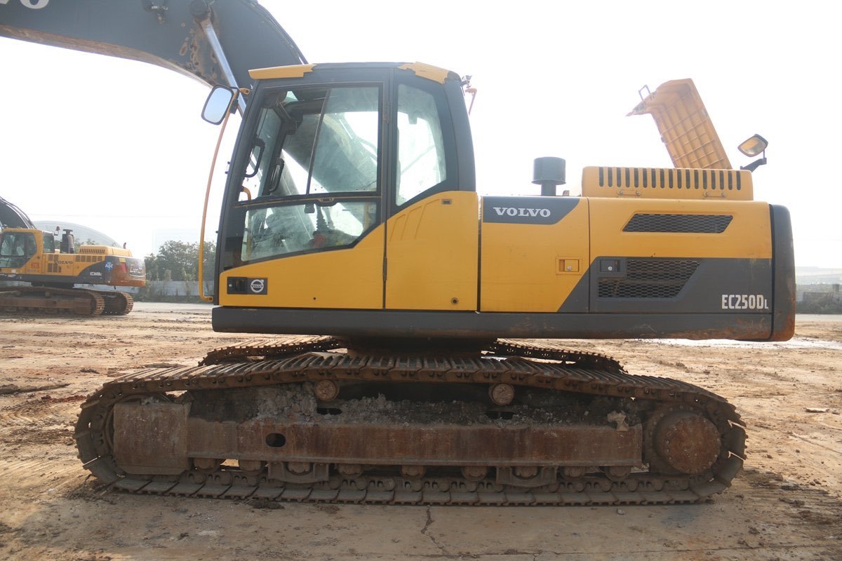 Used Volvo EC-250DL Tracked Excavator