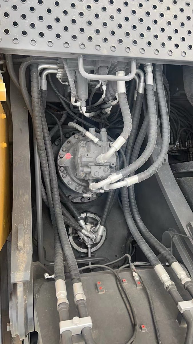 Used Volvo EC-290-BLC-tracked-excavator-01 photo 2