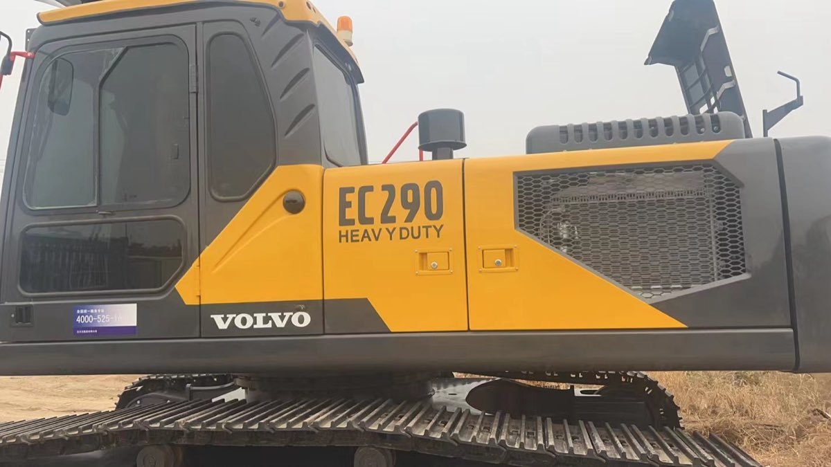 Used Volvo EC-290-BLC-tracked-excavator-01 photo 3