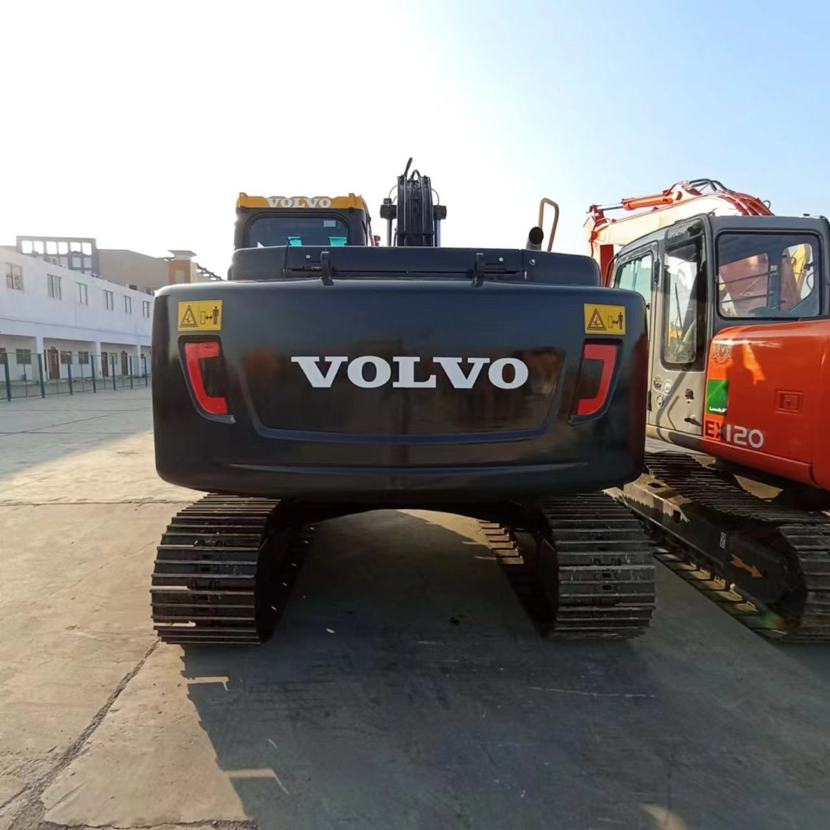 Used Volvo ec140-tracked-excavator-01 photo 2