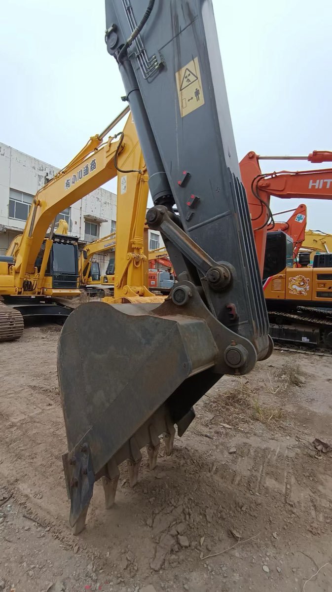 Used Volvo EC200DL Tracked Excavator