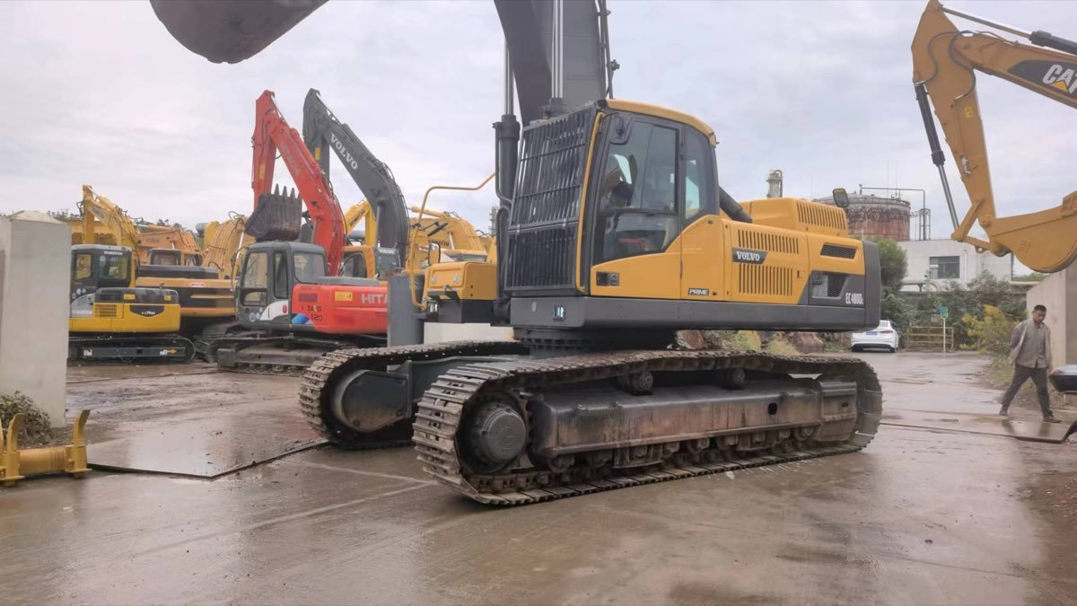 Used Volvo EC480DL-tracked-excavator-01 photo 4