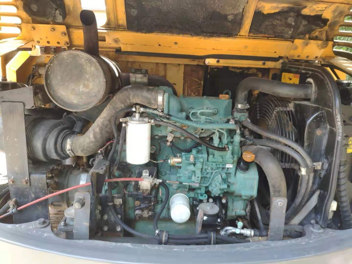 Used Volvo EC55B-tracked-excavator-01 photo 3