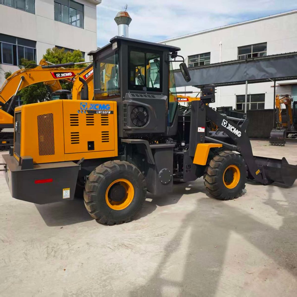 Used XCMG LW160FM-wheel-loader-01 photo 2