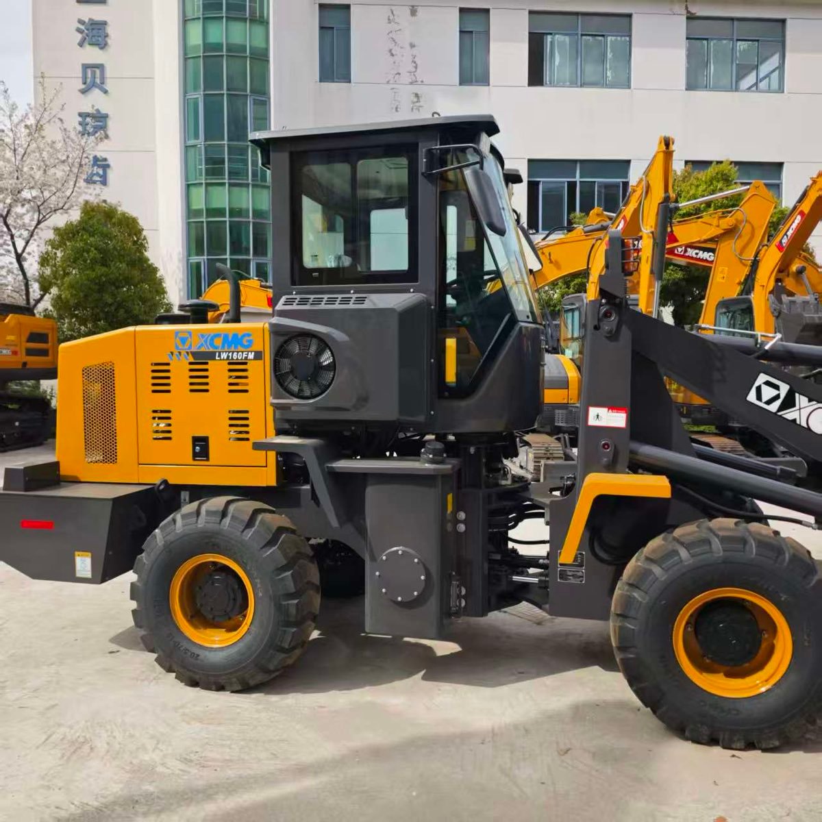 Used XCMG LW160FM-wheel-loader-01 photo 3
