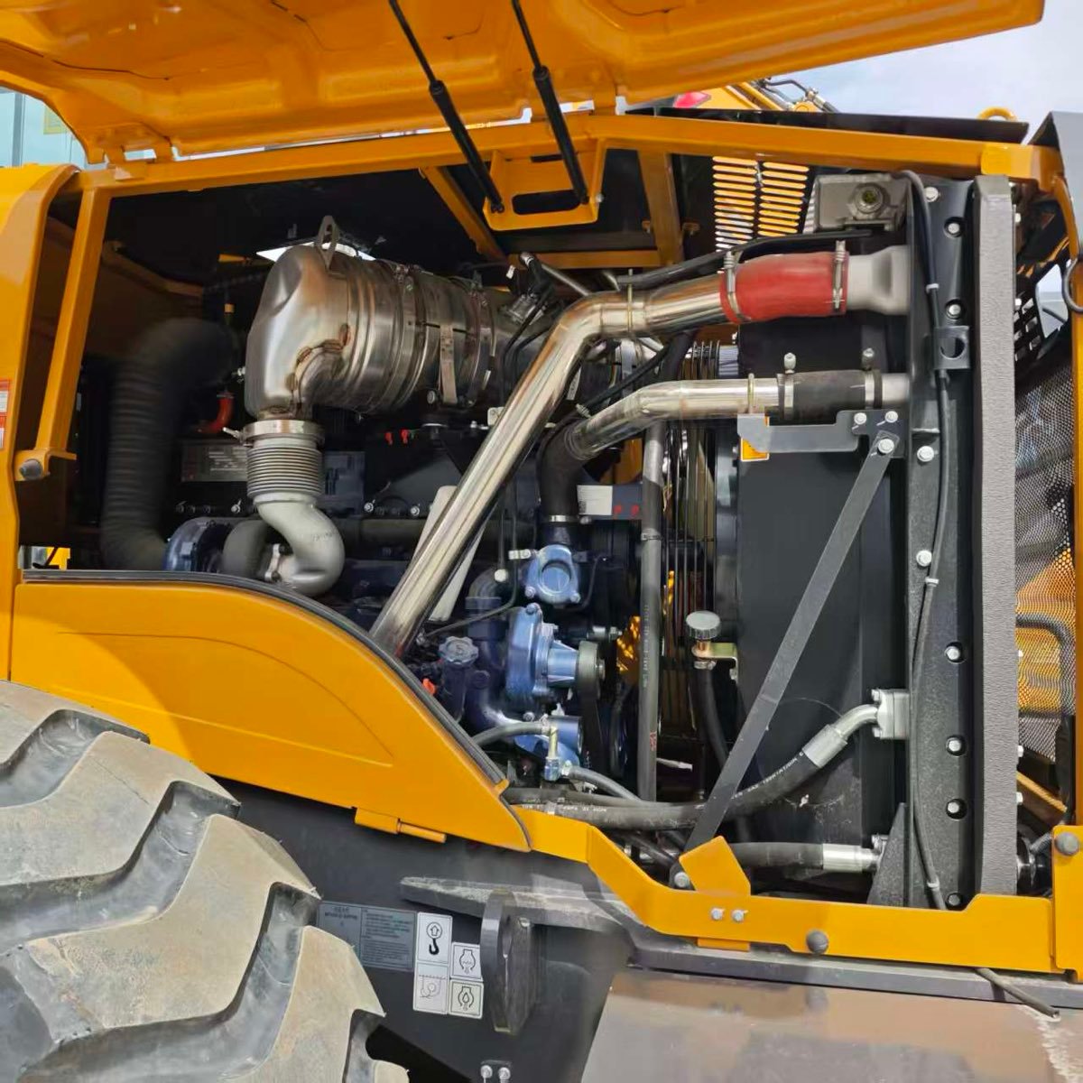 Used XCMG XC956-wheel-loader-01 photo 4