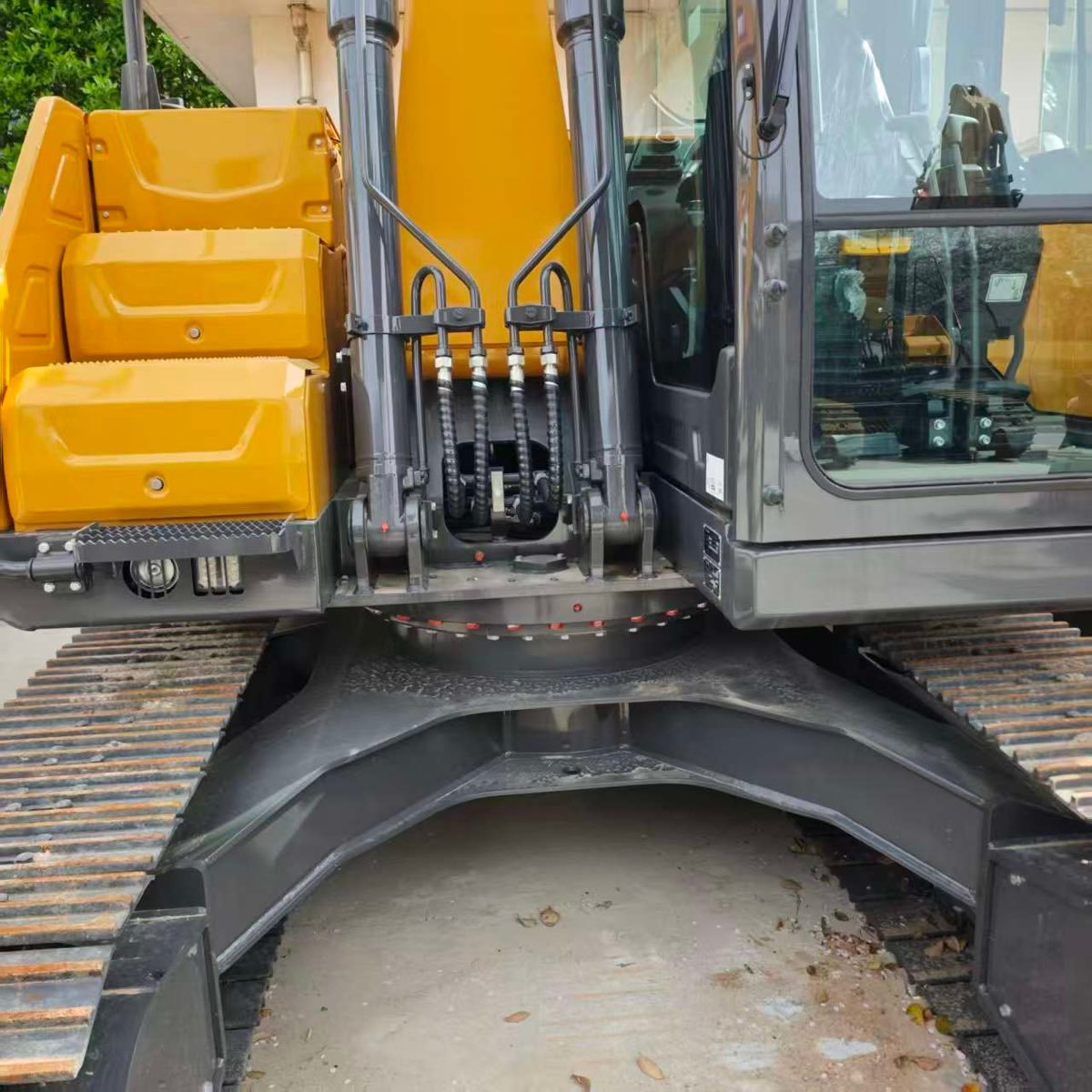 Used XCMG XE135GA-tracked-excavator-01 photo 3