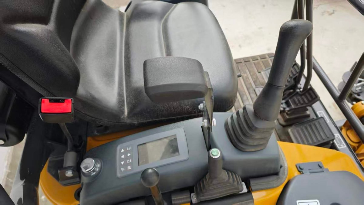 Used XCMG XE17U Tracked Excavator