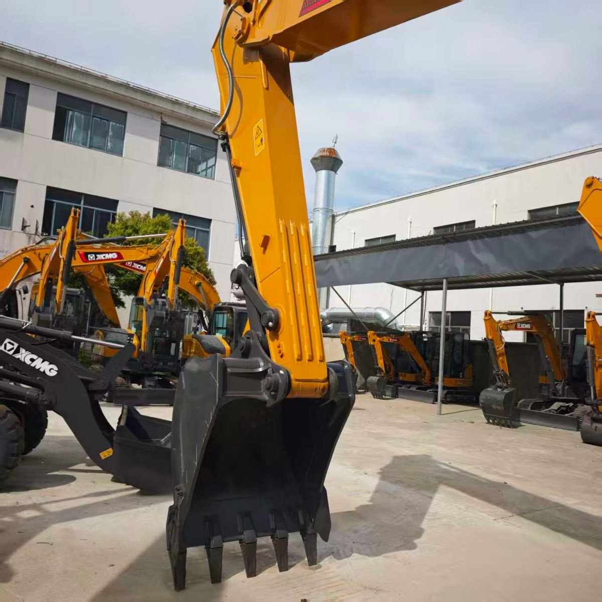 Used XCMG XE200GA-tracked-excavator-01 photo 4