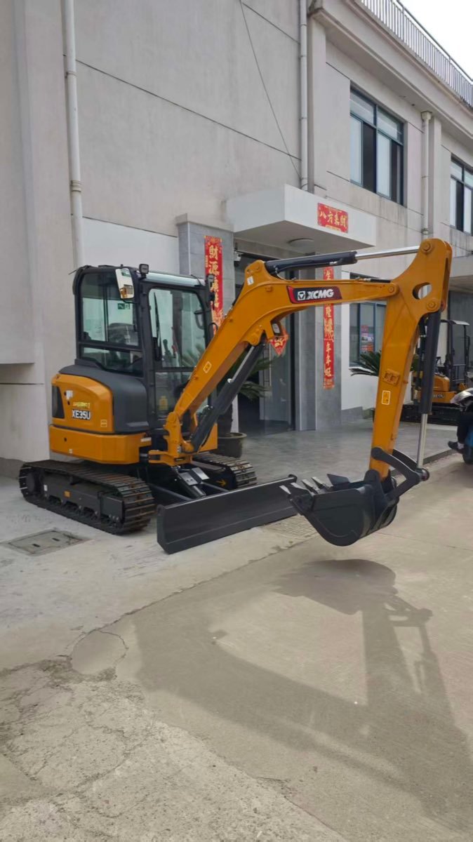 Used XCMG XE35U-tracked-excavator-01 photo 2