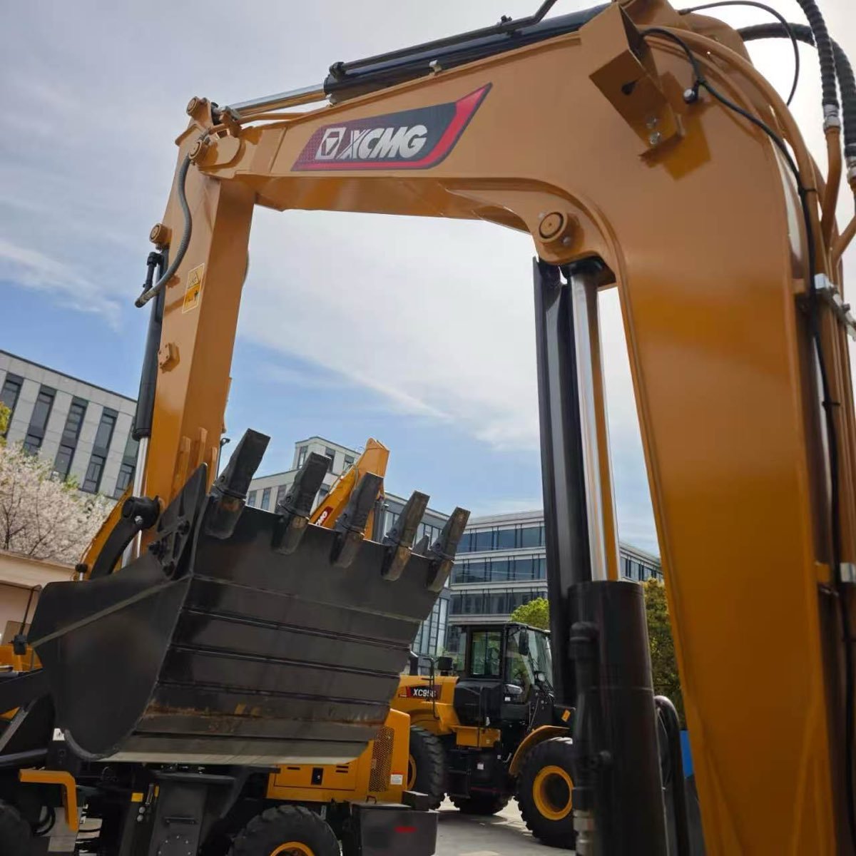 Used XCMG XE60G-pro-tracked-excavator-01 photo 3