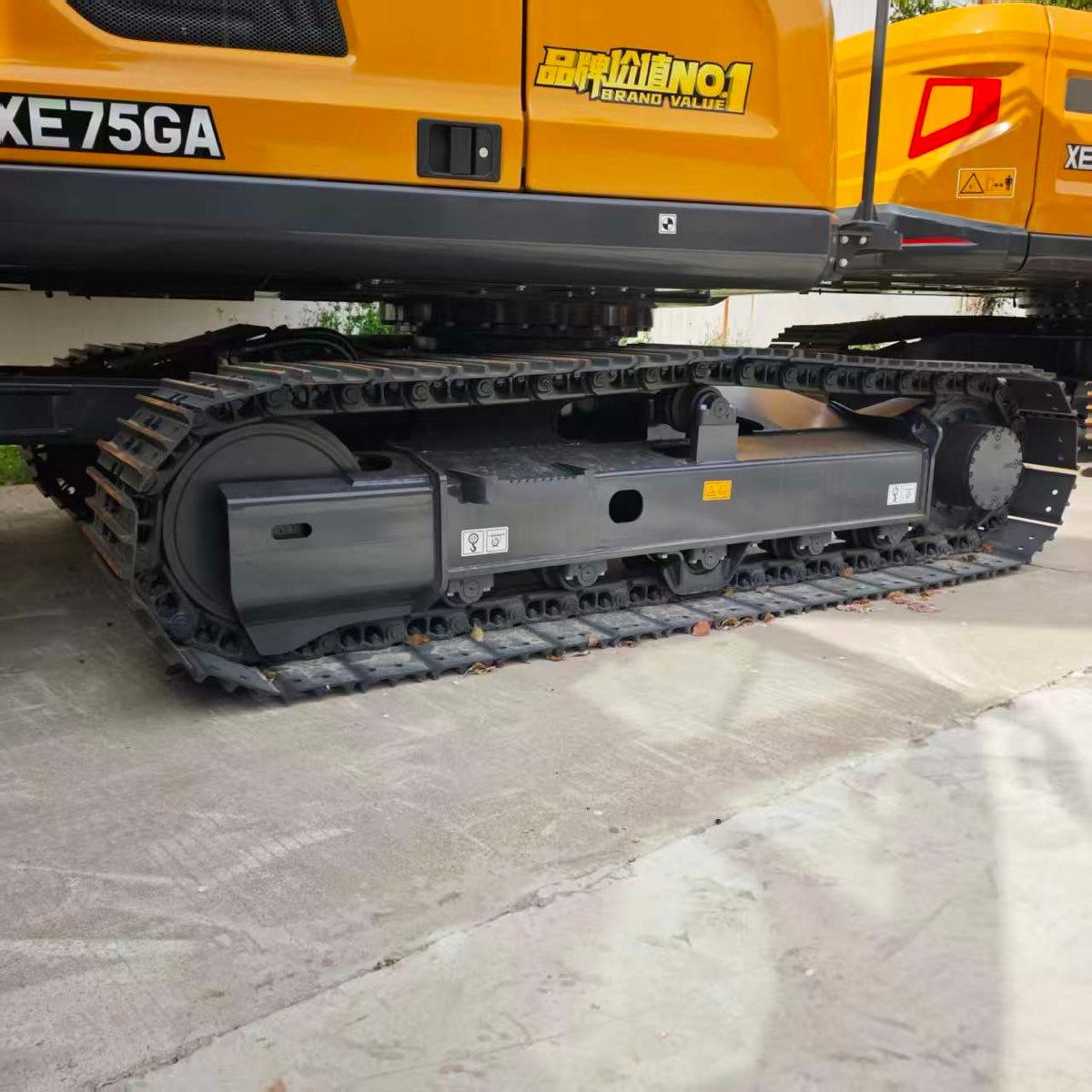 Used XCMG XE75GA-tracked-excavator-01 photo 2