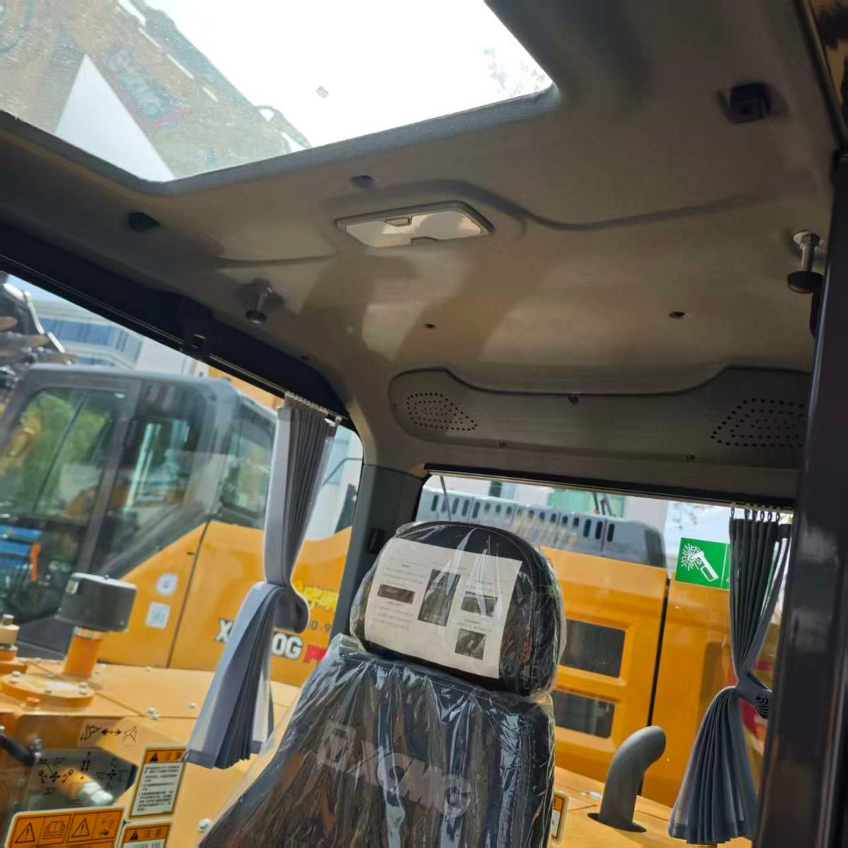 Used XCMG XE75GA-tracked-excavator-01 photo 4